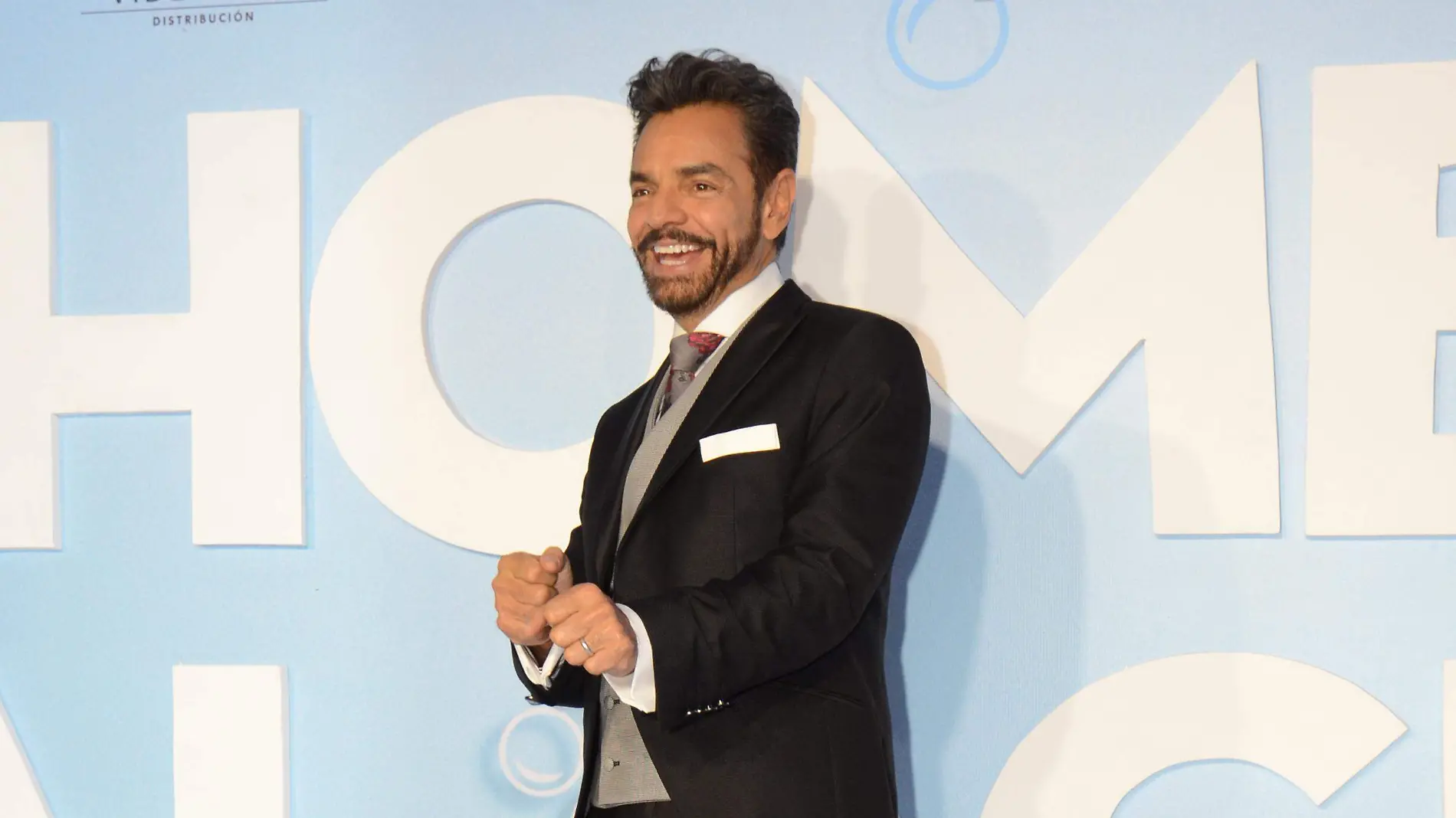 42.- EUGENIO DERBEZ (4)